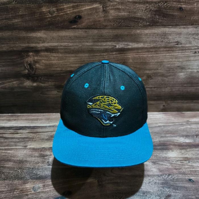topi snapback logo 7 jaguars black