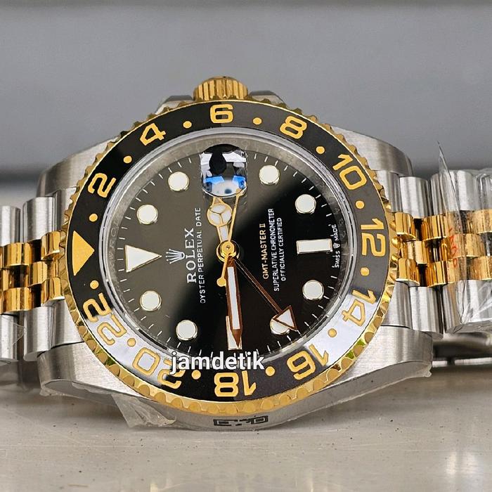 GMT Master II Bruce Wayne Two Tone CF 3285 SS