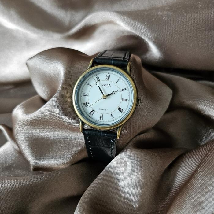 SEIKO ALBA 90S WHITE DIAL GOLD BEZEL ROMAN INDEX QUARTZ LEATHER AFTER MARKET JDM LADIES UNISEX ORI J