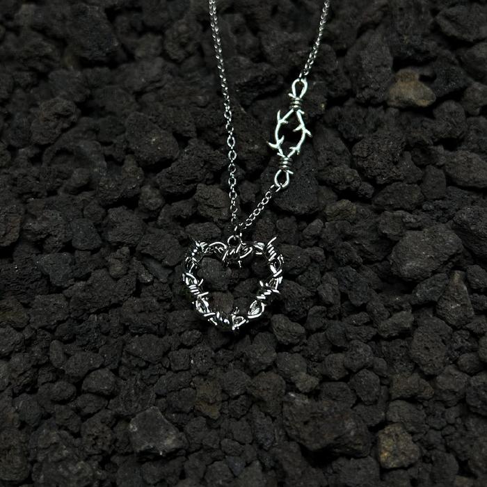 SILVER CHROME WIRE HEART NECKLACE