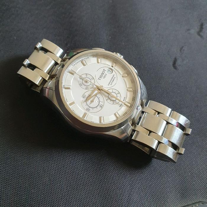 Jam tissot couturier chronograph