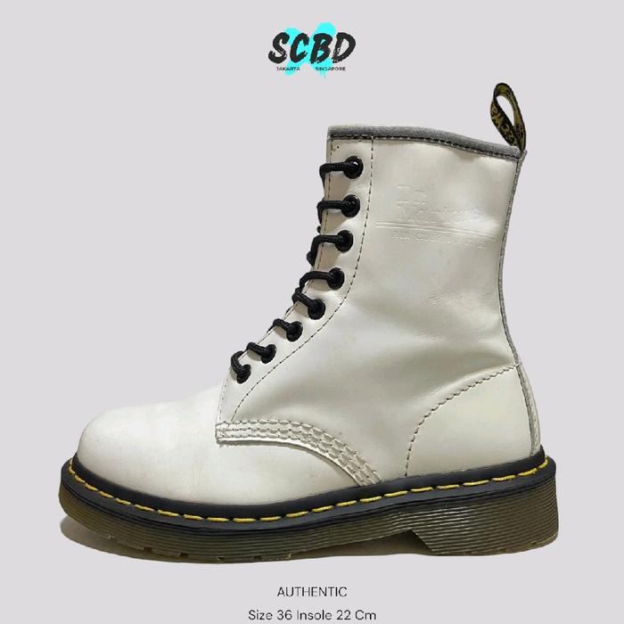 Sepatu Boots High Wanita Dr.Martens 1460 White Original Second Size 36