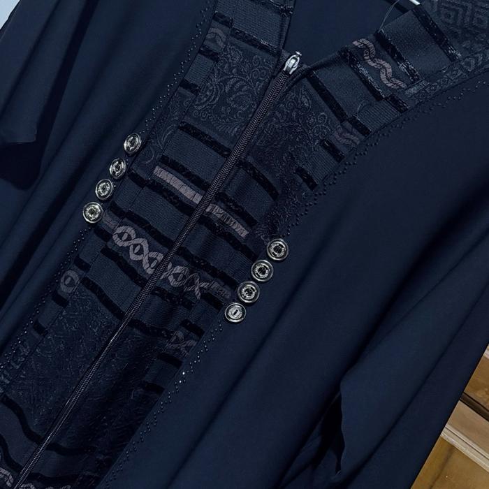 Abaya Yumna Matt Jetblack Jaquard dengan Desain Elegan dan Bahan Berkualitas by Binsal Butik