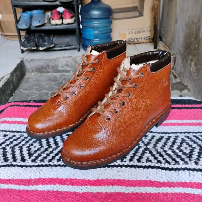 Vintage Enel Mountaineering Hiking Trekking MonkeyBoot (Tyrolean Paraboot Michael Kleman Pardor Mocc