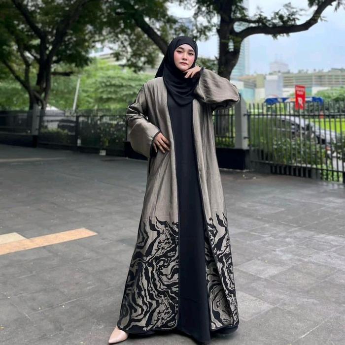 Abaya outer 2 layer depan belakang Gamis Abaya Set Hijab by Audiba | Elegan Minimalis