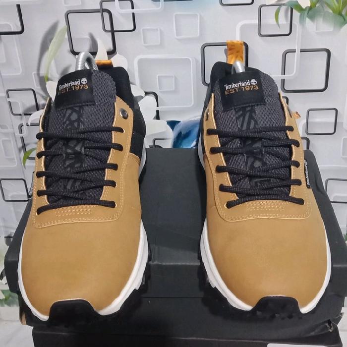 Timberland Sepatu Pria Model 1973 Warna Coklat Hitam dengan Tali Hitam dan Sol Putih Shoes Safety St