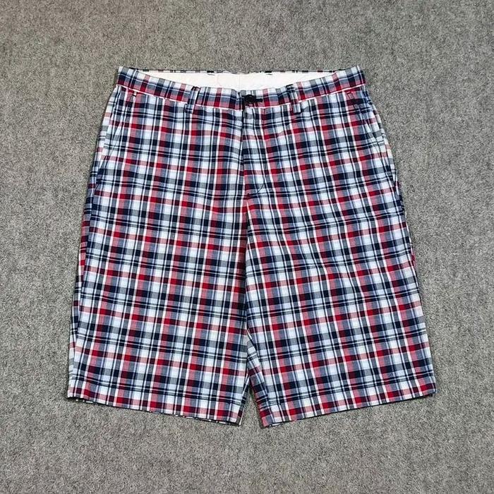 celana pendek kotak kotak pria UNIQLO size 31 second