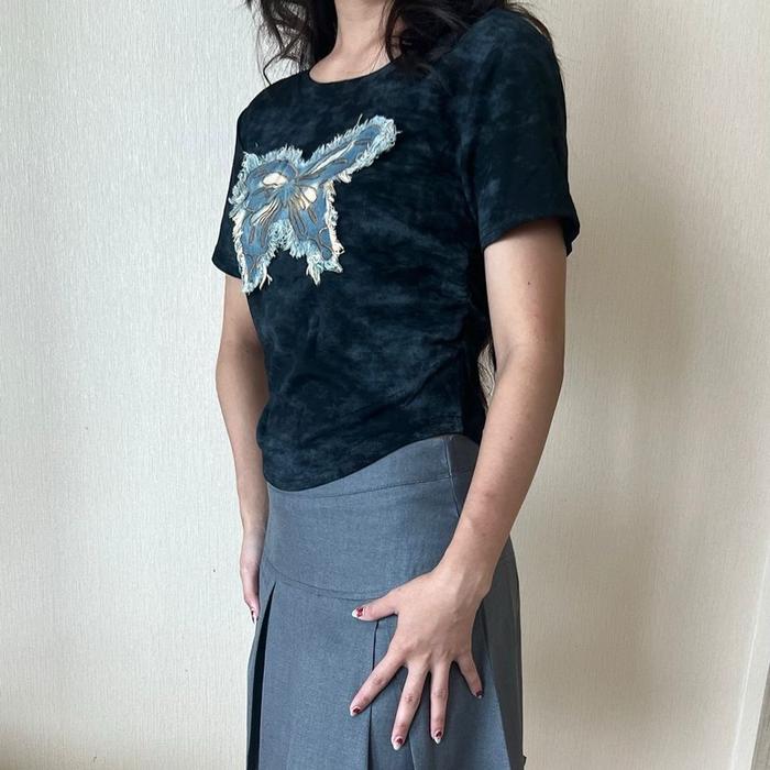 Kaos crop top kupu - kupu