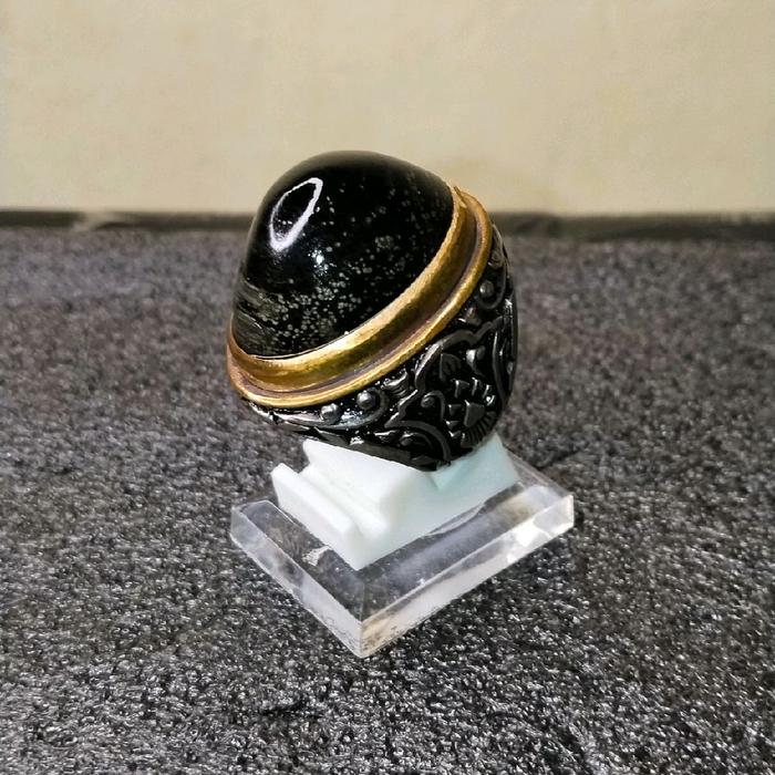 BATU FOSIL KELOR SERAT EMAS PUSER