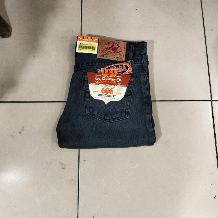 Celana Jeans Lea 606 Standar Pria Hitam Biru Denim Muda Nyaman Tebal - Dewasa, Pendek, Fit, Lembut, 