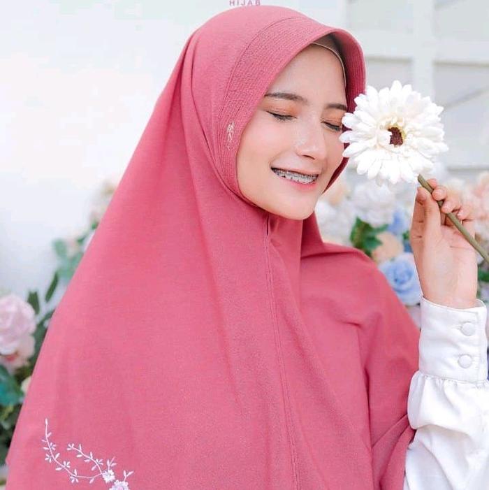 Hijab Instan Adira Bordir Bunga by Arey Hijab