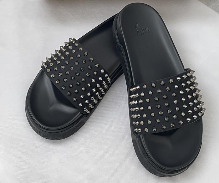 Sandal Louboutin untuk cowok