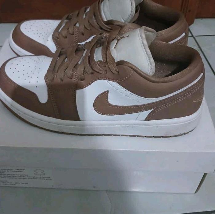 Sepatu Sneakers Nike Air Jordan 1 Low Coklat Putih