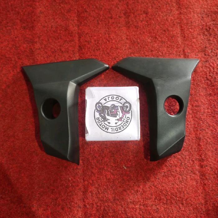 Cover Injakan Kaki Motor Revo