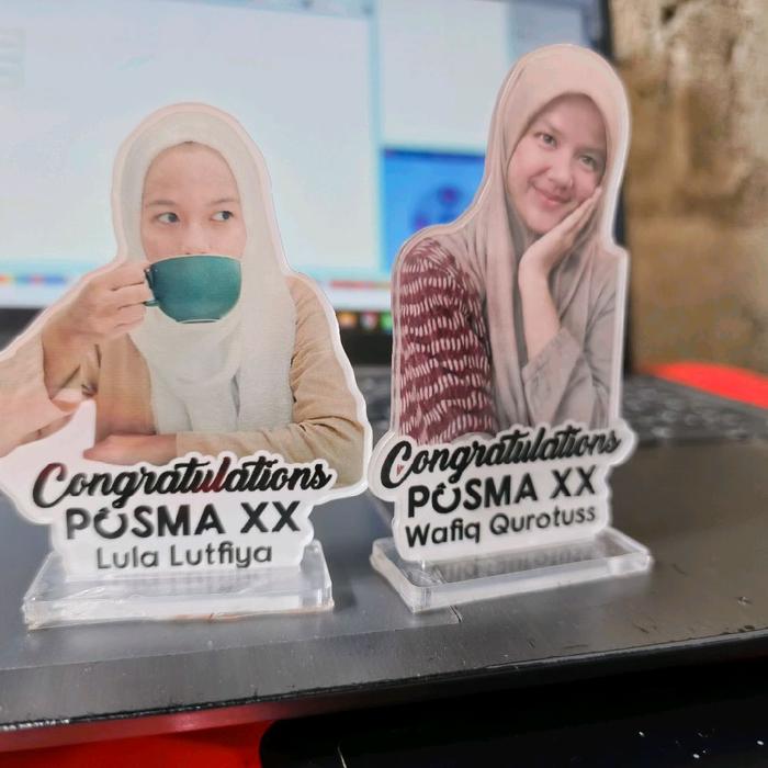 Standee Akrilik Custom karakter tebal 2mm 1 sisi lucu buat hadiah uk 8x5cm