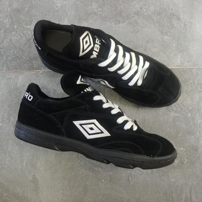 Umbro Casual Suede Black Original ( Size 44 )