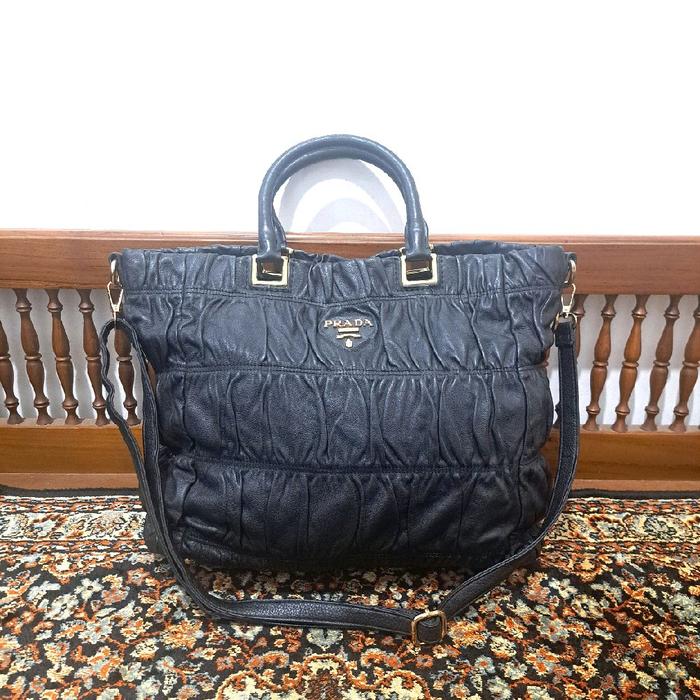 tas selempang / hand bag prada milano warna hitam tas wanita prada