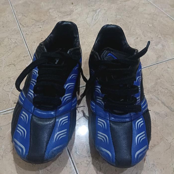 Ardiles Sepatu Bola Original Size 34 Warna Biru Hitam Dengan Desain Nyaman Dan Tahan Lama