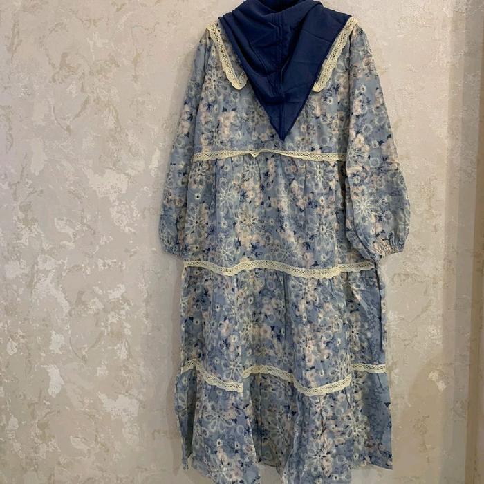 Gamis syari'i anak muslim motif bunga kecil dan ada renda setiap barisan dan berkerah segitiga