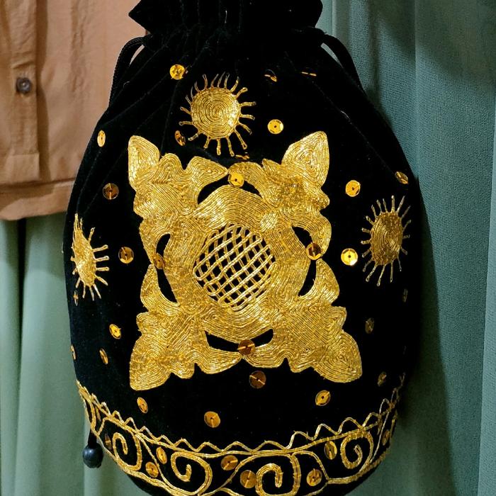 Tas Jinjing Bersulam Benang Emas