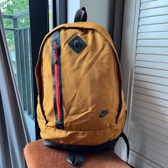 ransel tas second NIKE coklat muat leptop untuk sekolah kerja atau travelling
