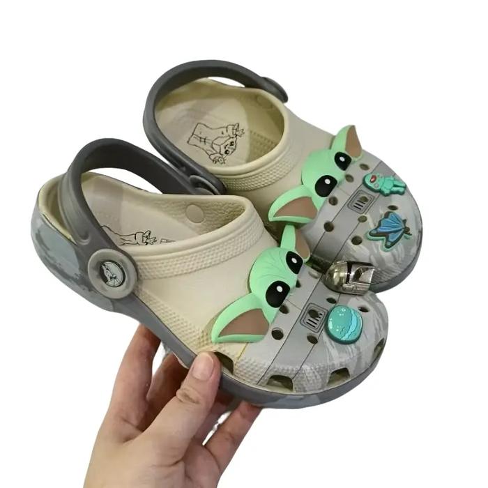 Terbaru sepatu sandal pria/wanita unisex alien baby yoda free jibbitz
