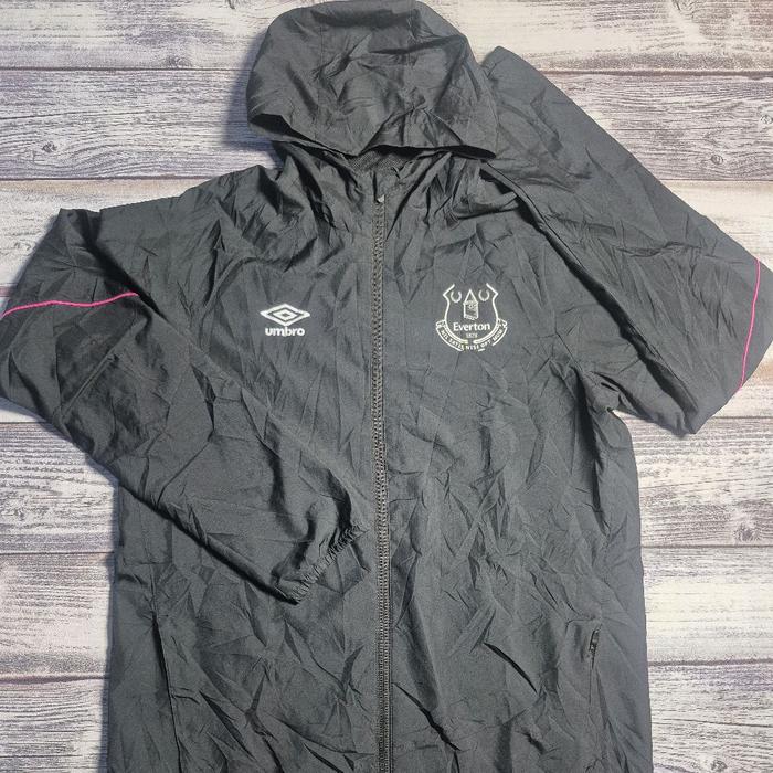 Jaket Outdoor Windbreaker Umbro Sport Esa Motoran Hitam Waterproof Second Branded