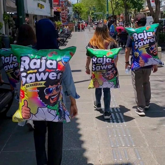 Tas Giant Bag BESAR RajaSawer + Snack Raja Sawer (5pc)