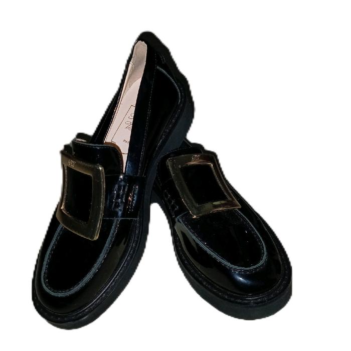 Roger Vivier• Sepatu Wanita • Size 35 • Made Italy