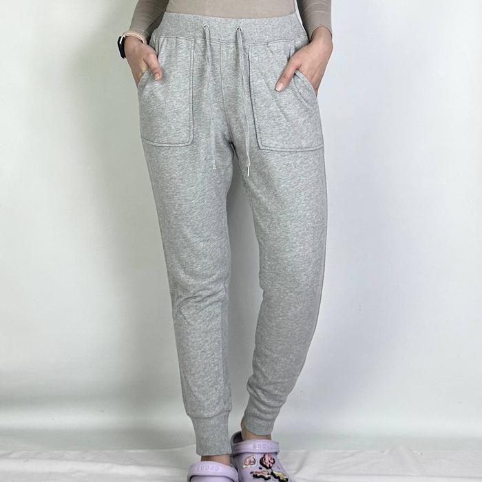 celana wanita Gu size M (30-32) 100% original 230626D