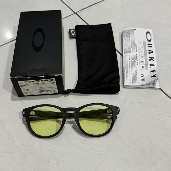 Sunglasses Oakley Latch Asian Fit Matte Carbon with Prizm Gaming Lenses Original OO09349