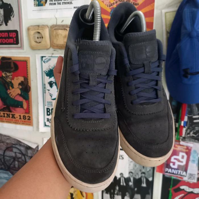 Fila X Vespa original size 42 - 43 Casual Shoes Sneakers Pria Wanita Kasual Kerja