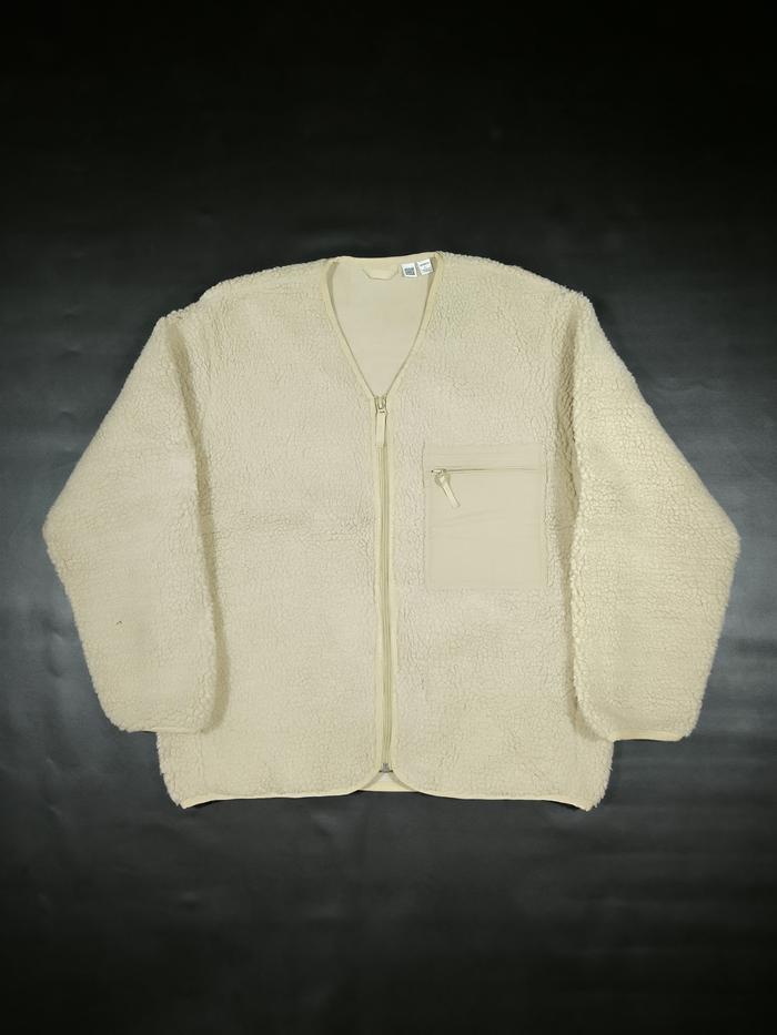 Jaket UNIQLO x UUUU Bulu Domba V-Neck Cardigan Desainer Christophe Lemaire