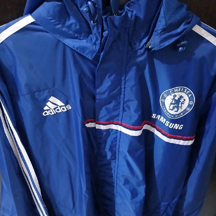 Adidas Jaket Chelsea FC Biru dengan Logo Samsung dan Strip Putih