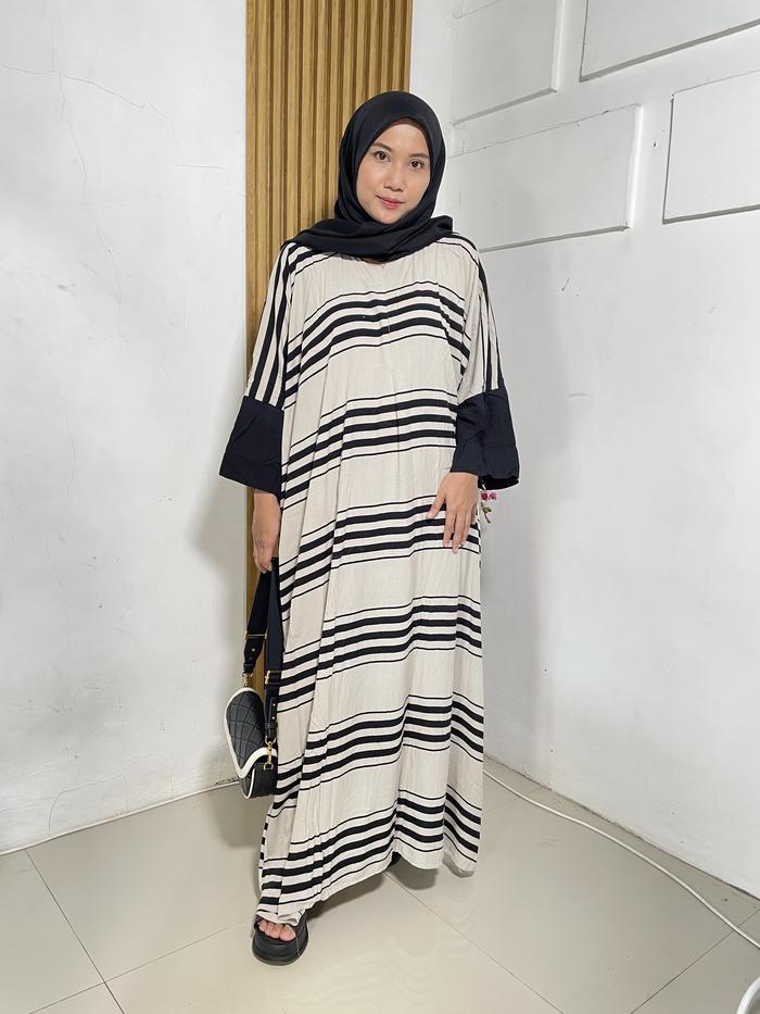 Umayya Kaftan Wanita Jumbo Motif Salur LD 170 cm Kaftan Rayon Batik Pekalongan