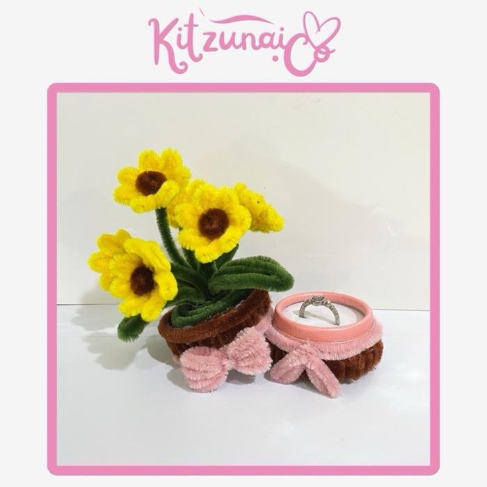 Kitzunai.co | Handcrafted Ring Box Fuzzy Flower Sunflower Pot Ring Box Pot Bunga Matahari Unik dan R
