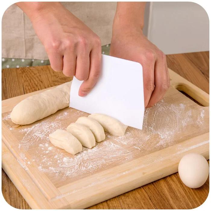 Trapezoidal Plastic Scraper for Baking Large Intestine Powder Flour Scraper Dough Cutter Kitchen Ute