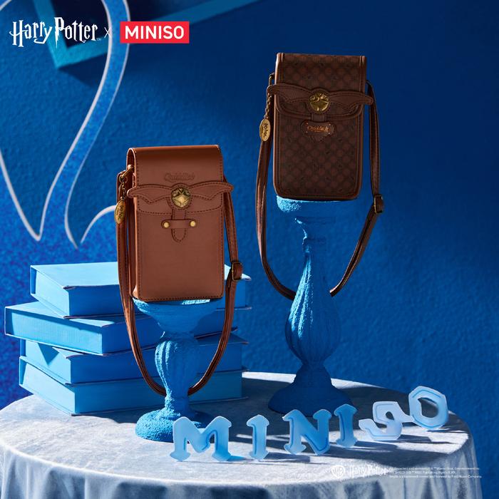 MINISO x Harry Potter Crossbody Phone Bag | miniso harry potter bag, harry potter crossbody bag, tas