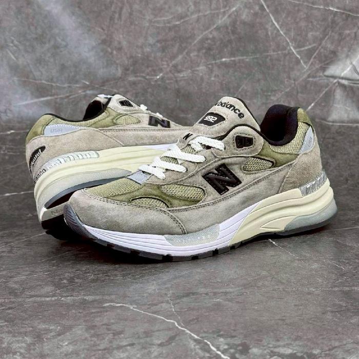 New Balance Sepatu Sneakers 992 X JJJOUND Model Terbaru dengan Desain Trendy dan Nyaman untuk Aktivi