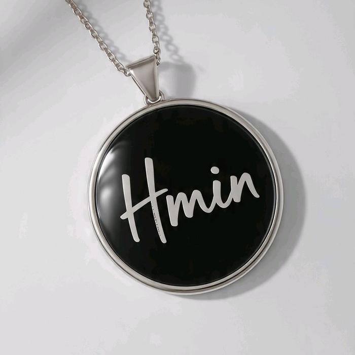 Kalung Liontin Tulisan Hmin dengan Desain Elegan dan Menarik