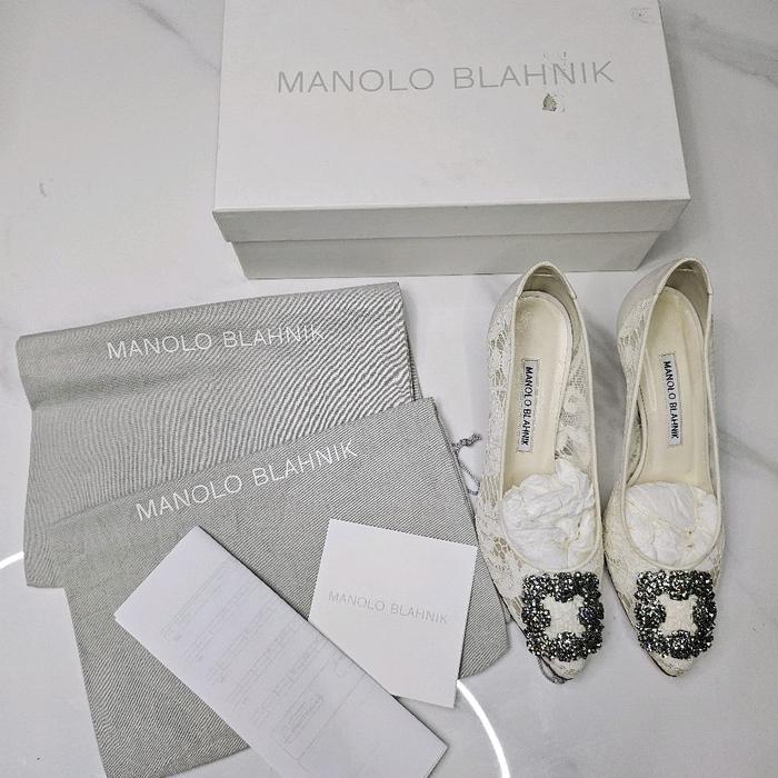 Manolo Blahnik Hangisi Lace White - size 37 [Preloved]