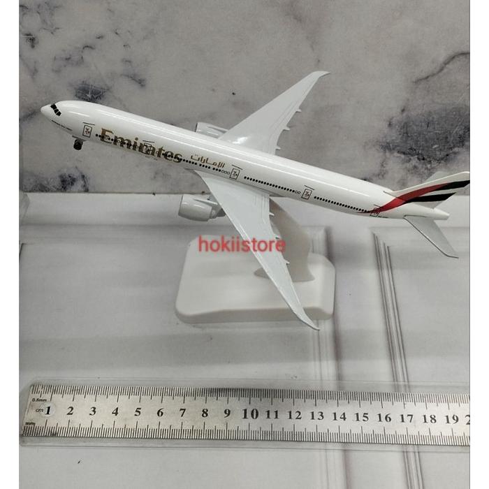 Mainan Pesawat Diecast Emirates ada Stand Pesawat Bahan Besi UK 18 Cm