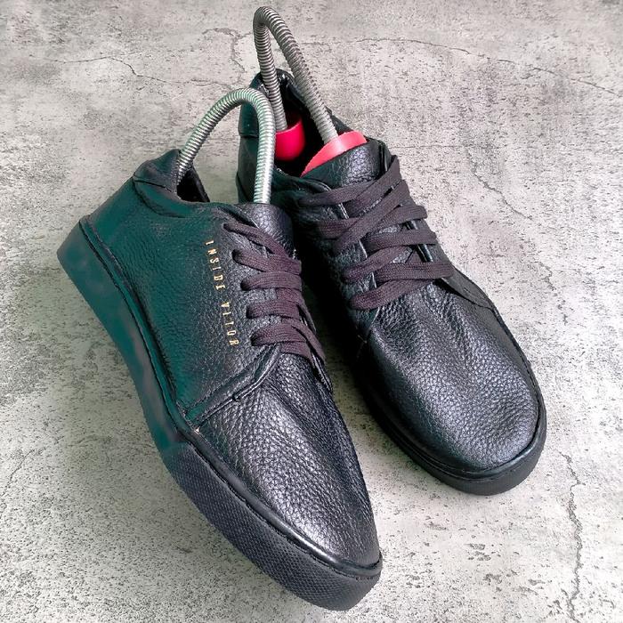 Sepatu Inside Victor Size 39 Preloved