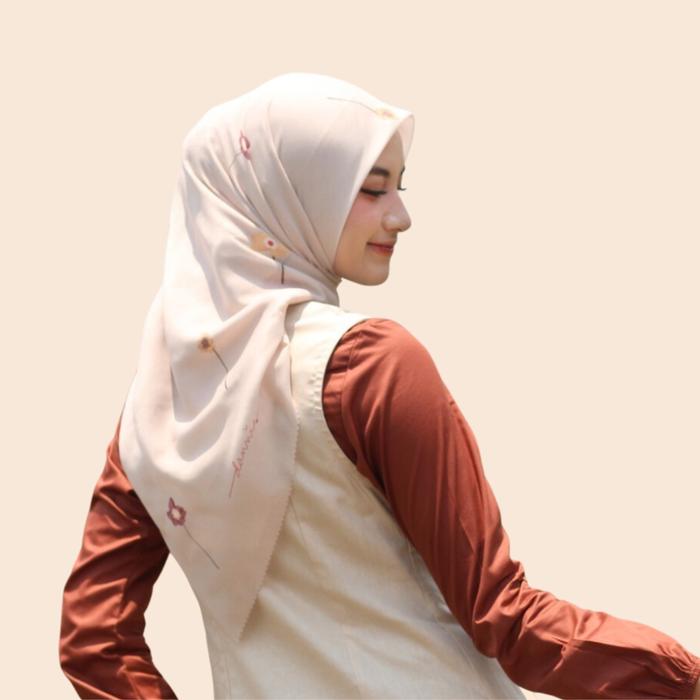 Rumah Dannis - D' Naomi Scarf Segiempat (Jilbab Segiempat Standart Bahan Ultrafine)