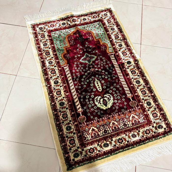 Sajadah Super Premium Terbaru Tebal Turki Lembut Carpet Parfuma Yang Memiliki Wangi Kayu Cendana Uku
