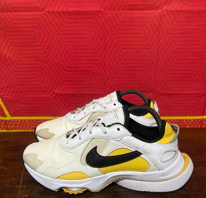 Sepatu second ori nike division size 40