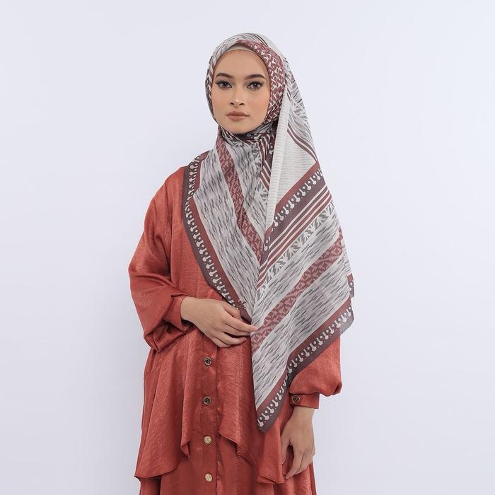 ZASKIA SUNGKAR SAPPHIRE LOOLA SCARF Jilbab