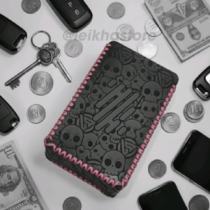 Dompet PU Leather Sleeve Case R234 Hitam Logo Full Skull Besar Benang Pink Muda Wadah Koin Kunci Pre