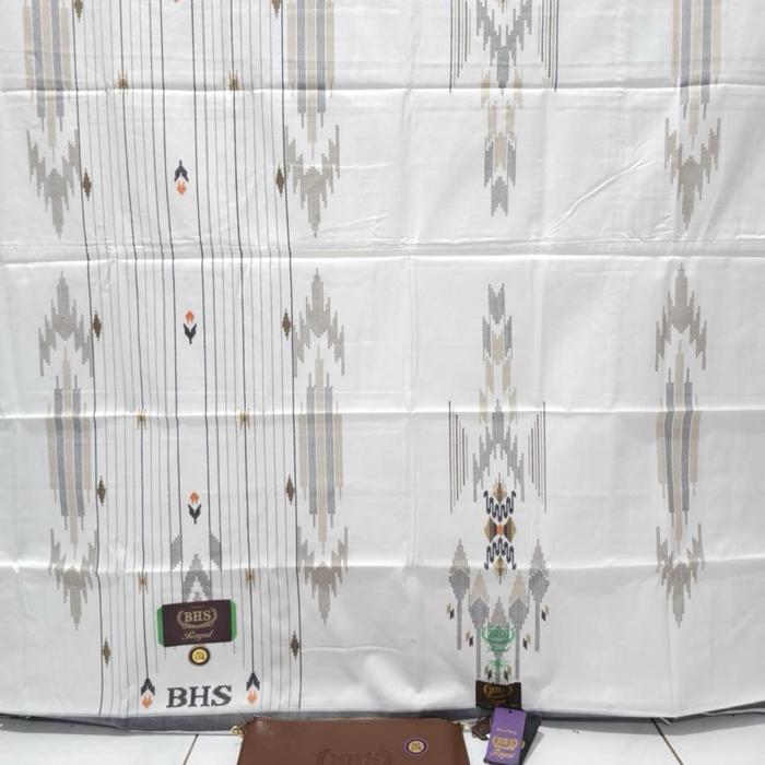 Sarung BHS RoYAL putih motif