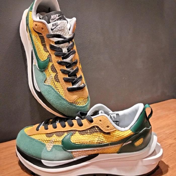 Sneakers Original Sepatu Nike Sacai Vaporwaffle Tour Yellow Green Authentic